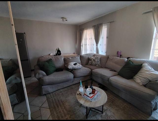2 BEDROOM PROPERTY TO RENT IN DIE HOEWES